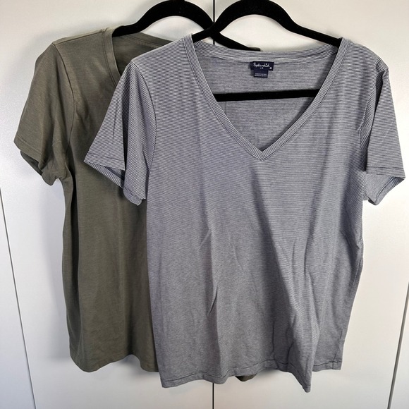 Splendid Womens Large V-Neck T-Shirt Bundle of 2, Gray Striped, Olive Green - Picture 1 of 9